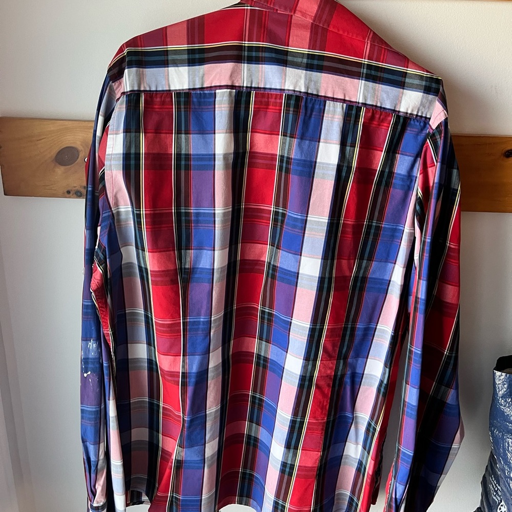 Red shirt - Picture 2 of 2